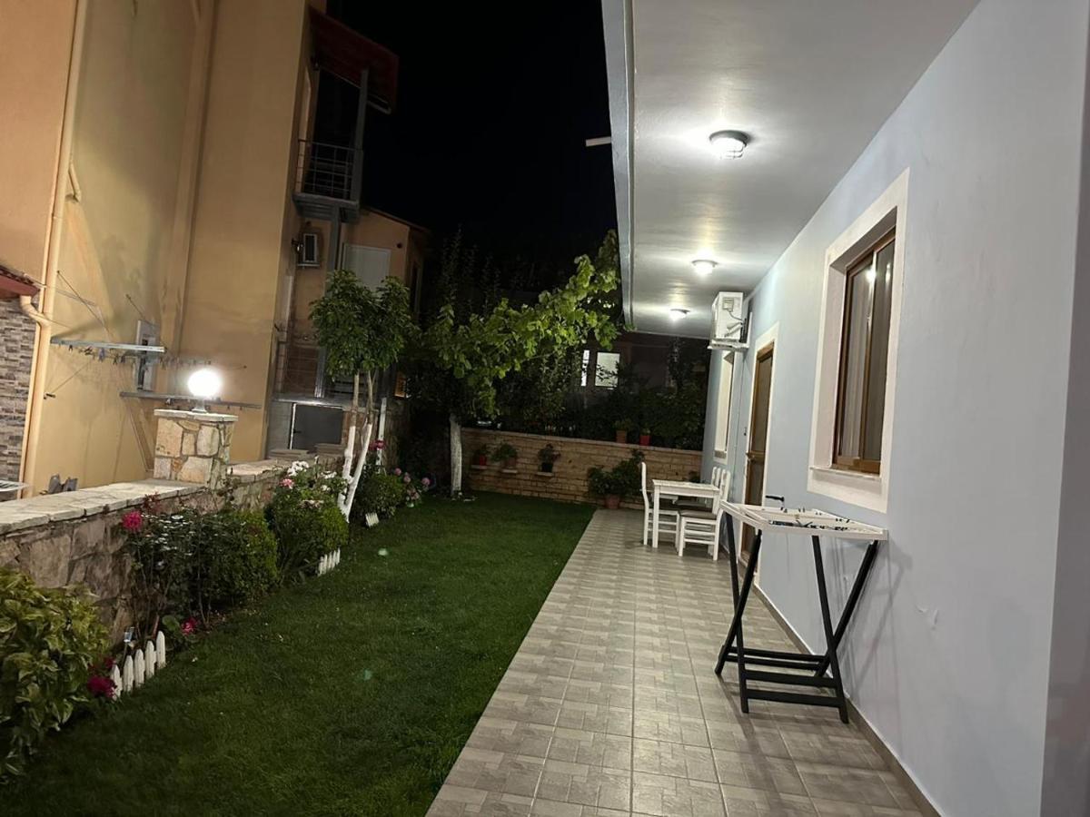 Mandi'S Apartment Ксамил Екстериор снимка